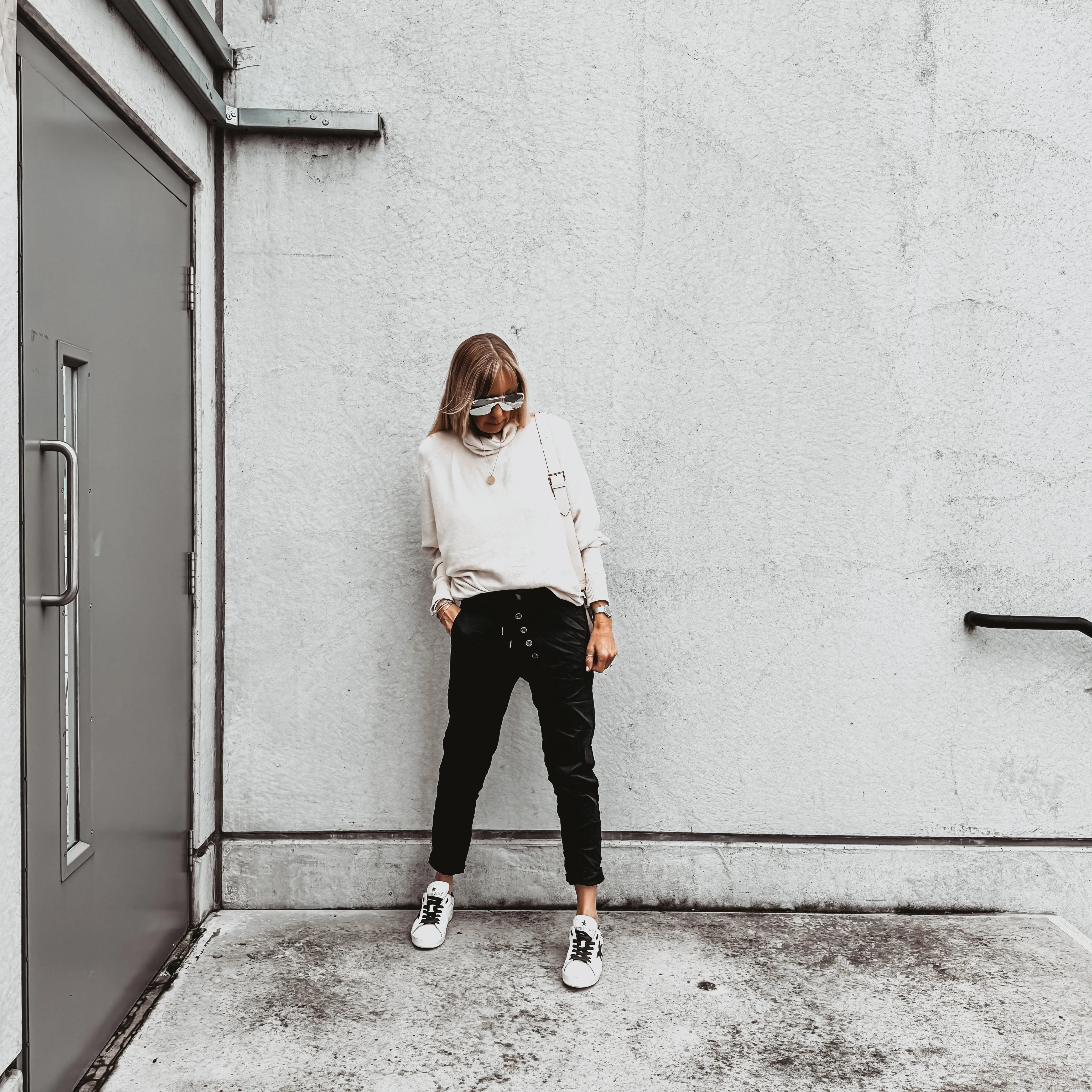 Black ABSOLUTE jean joggers