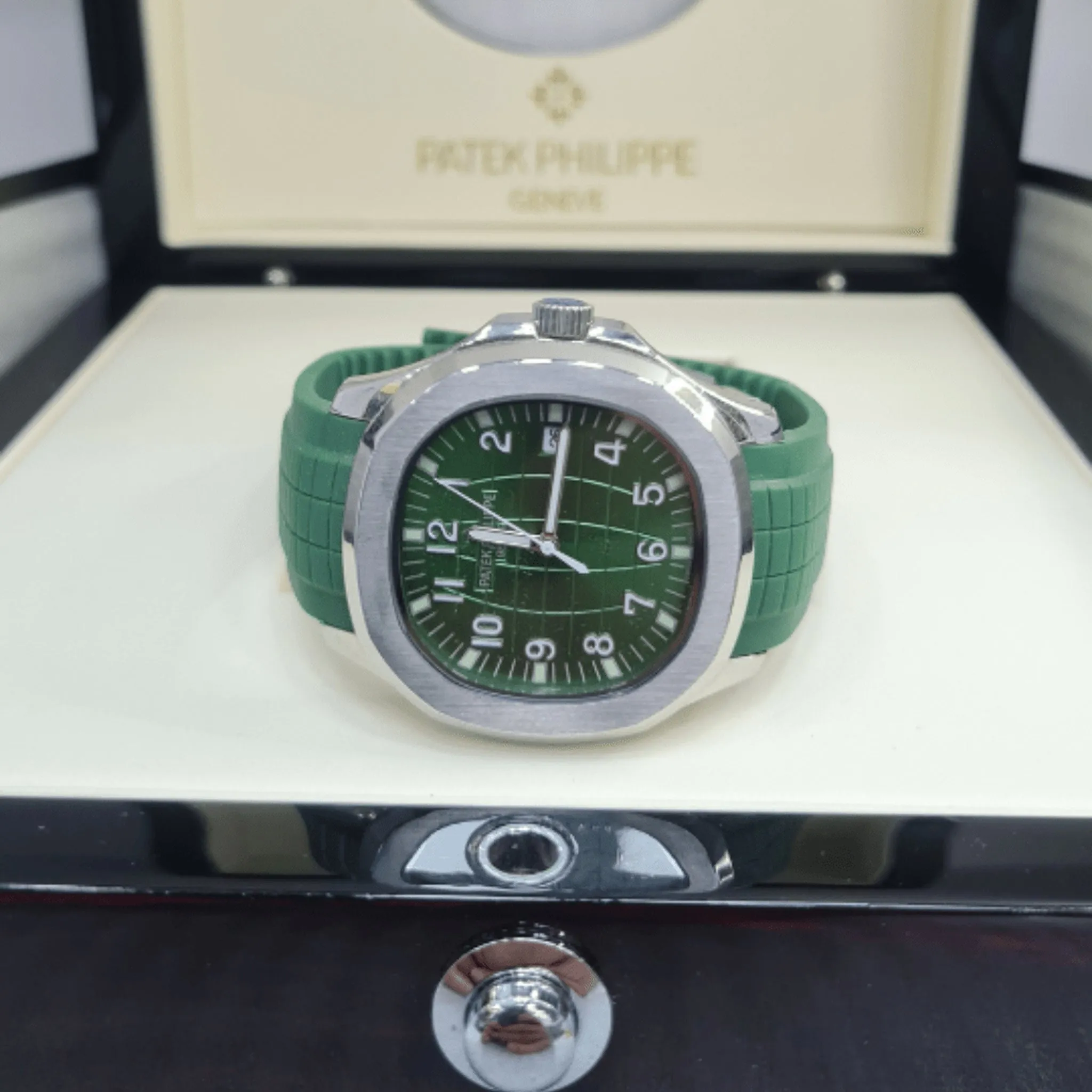 RELÓGIO PATEK PHILIPPE AQUANAUT