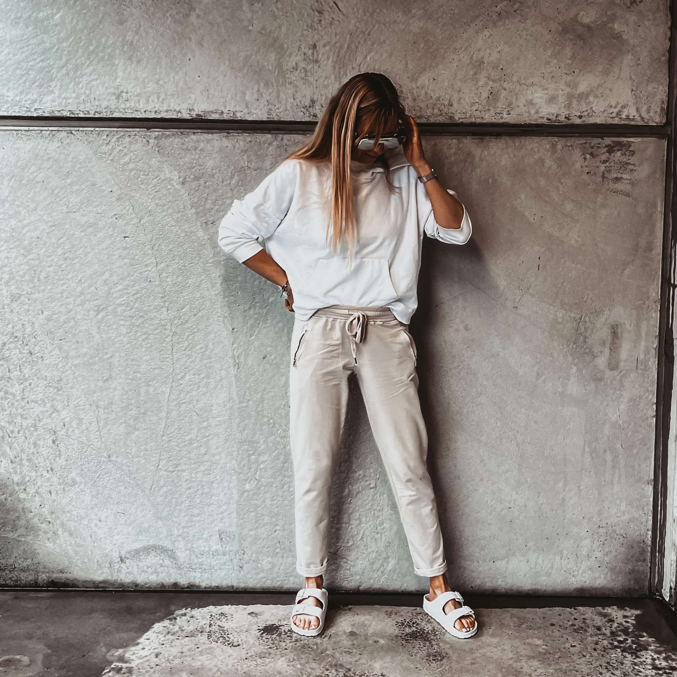 Washed desert beige SUPREME jogger jeans *new*